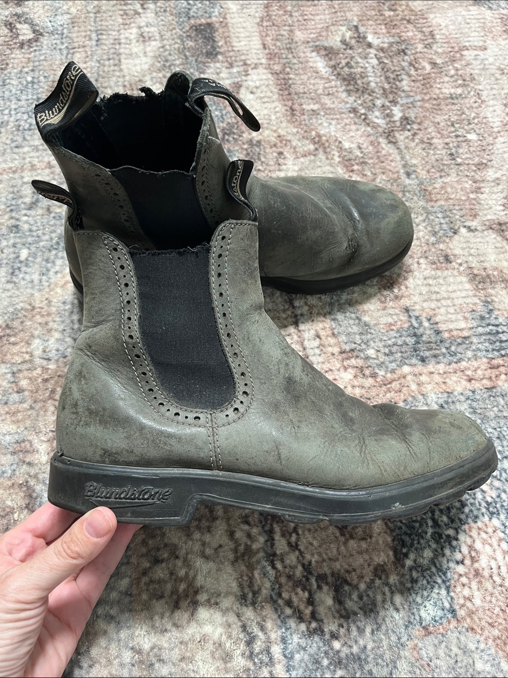 Blundstone Chelsea Boots in black